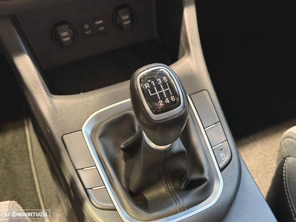 Hyundai i30 1.6 CRDI Comfort+Navi - 21