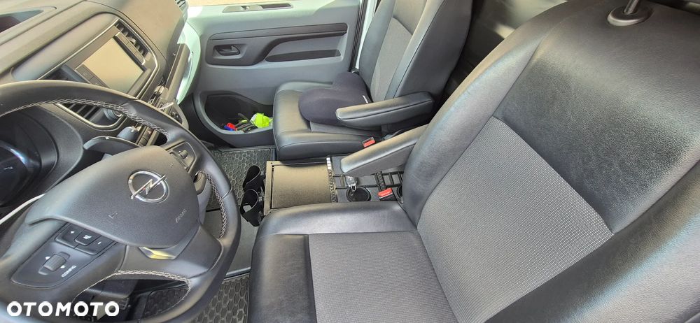 Opel Vivaro - 8