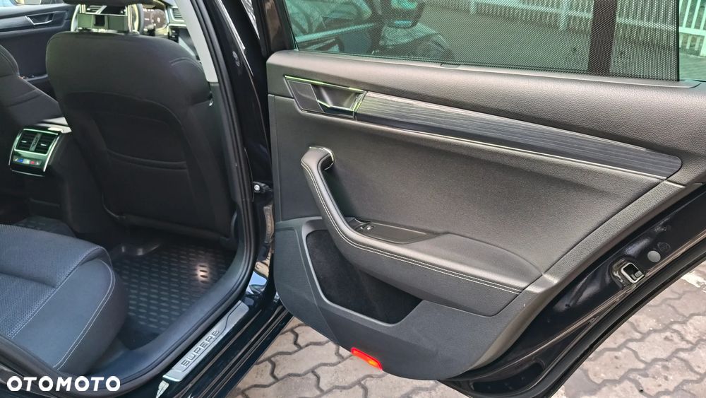 Skoda Superb 2.0 TDI Style DSG - 38