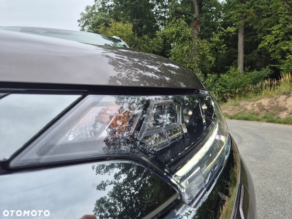 Mitsubishi Outlander - 8