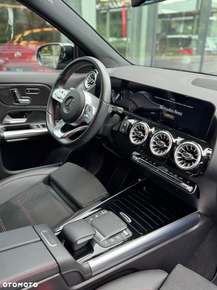 Mercedes-Benz GLA 200 d 4-Matic - 3