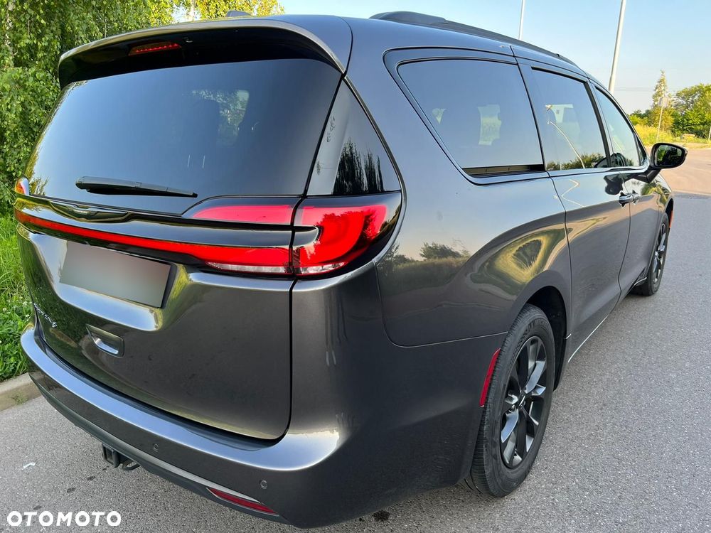 Chrysler Pacifica - 5