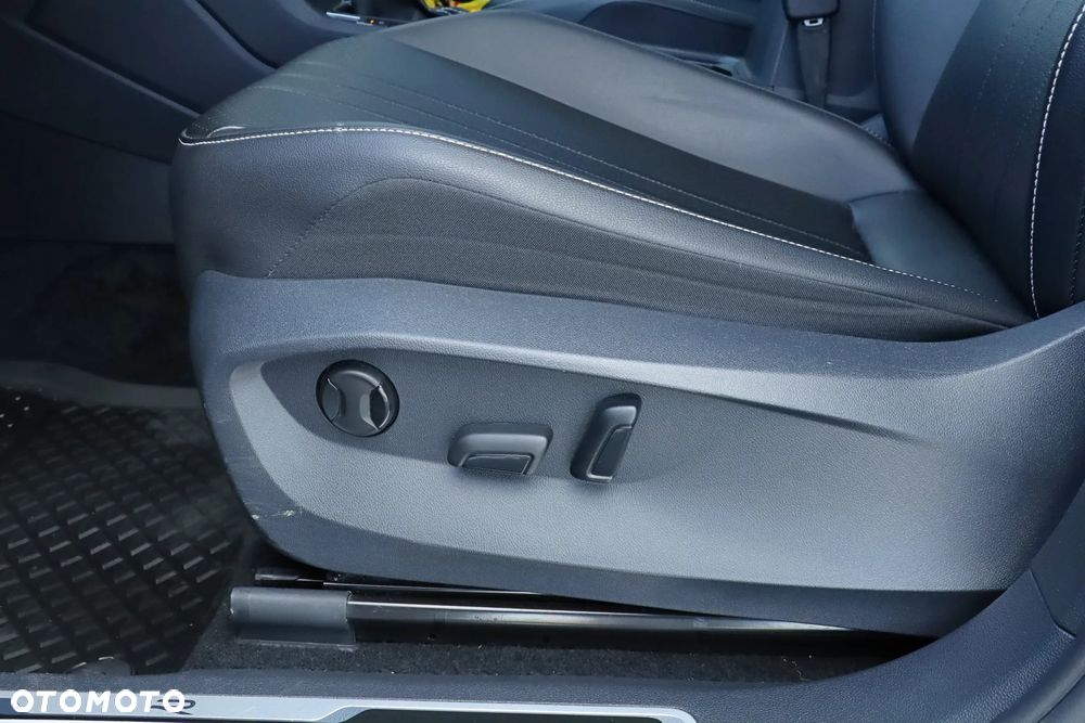 Volkswagen Tiguan - 16