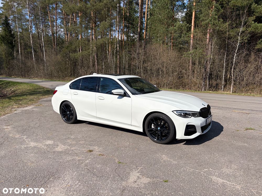 BMW Seria 3 330i M Sport - 8