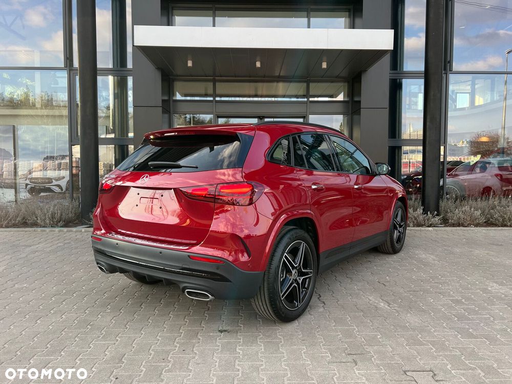 Mercedes-Benz GLA 200 AMG Line - 17