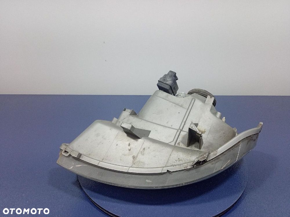 OPEL VIVARO A TRAFIC II  REFLEKTOR PRAWY PRZÓD LAMPA PRZEDNIA EU7700311372 - 3