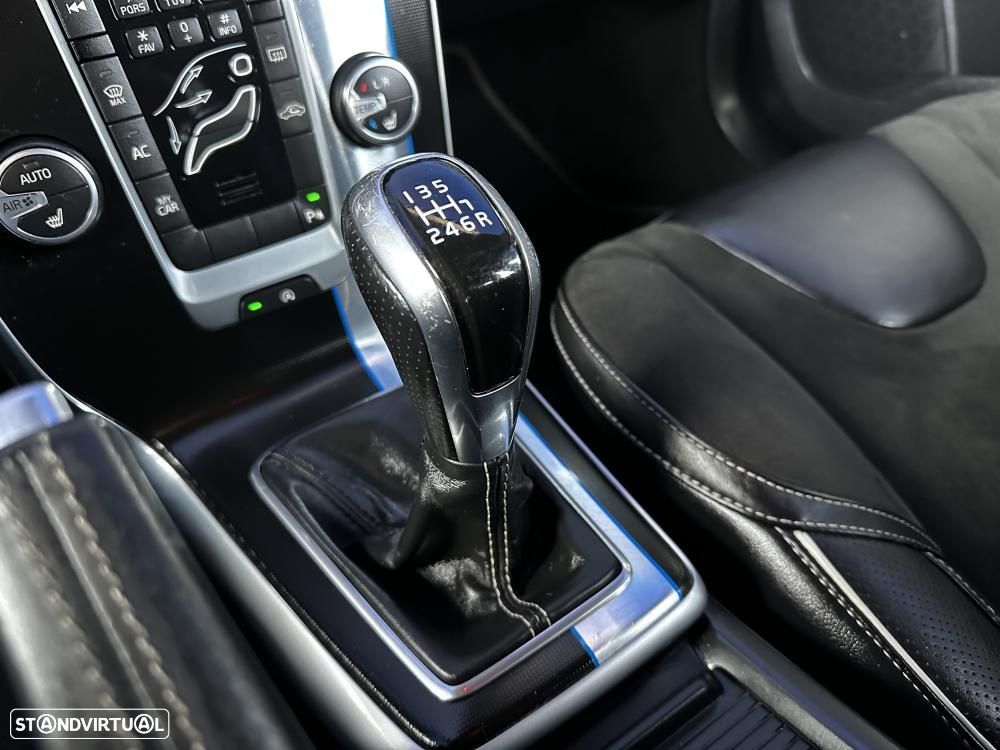 Volvo V40 2.0 D2 R-Design - 29