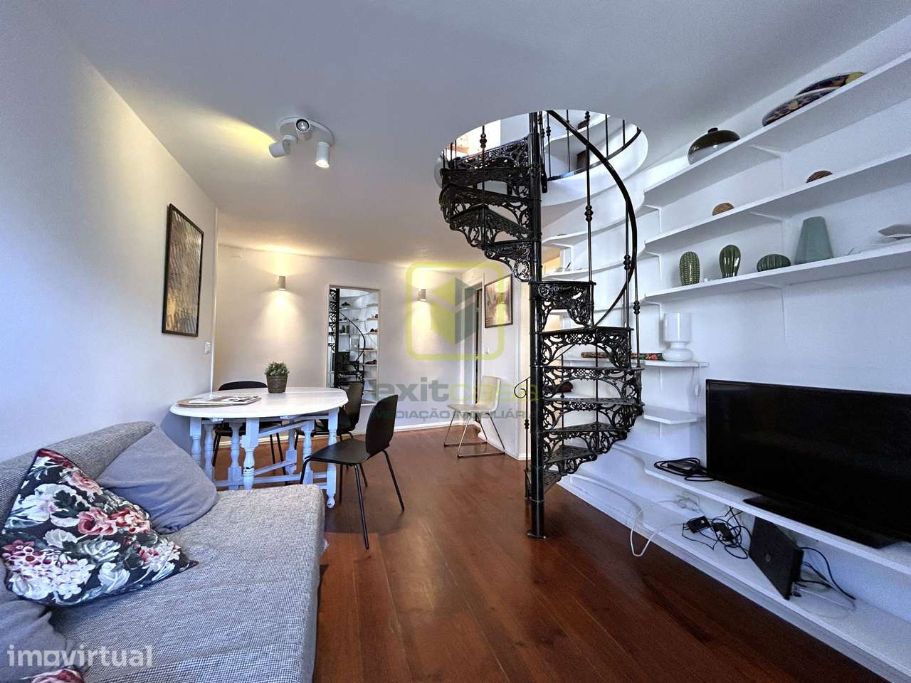 Apartamento T2+2 Duplex - Grande imagem: 2/29