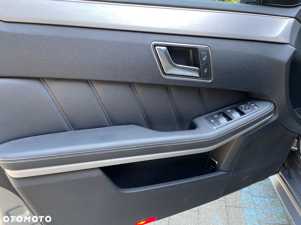 Mercedes-Benz Klasa E 250 CDI DPF BlueEFFICIENCY 7G-TRONIC Avantgarde - 16