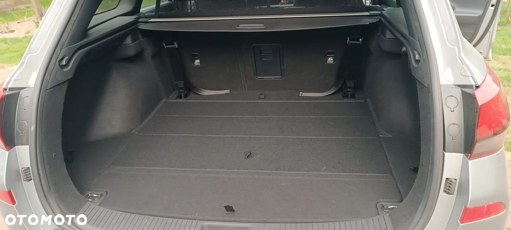 Hyundai i30 ver-1-6-d-comfort - 21