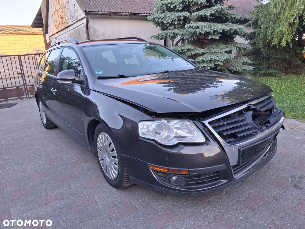 Volkswagen Passat - 2