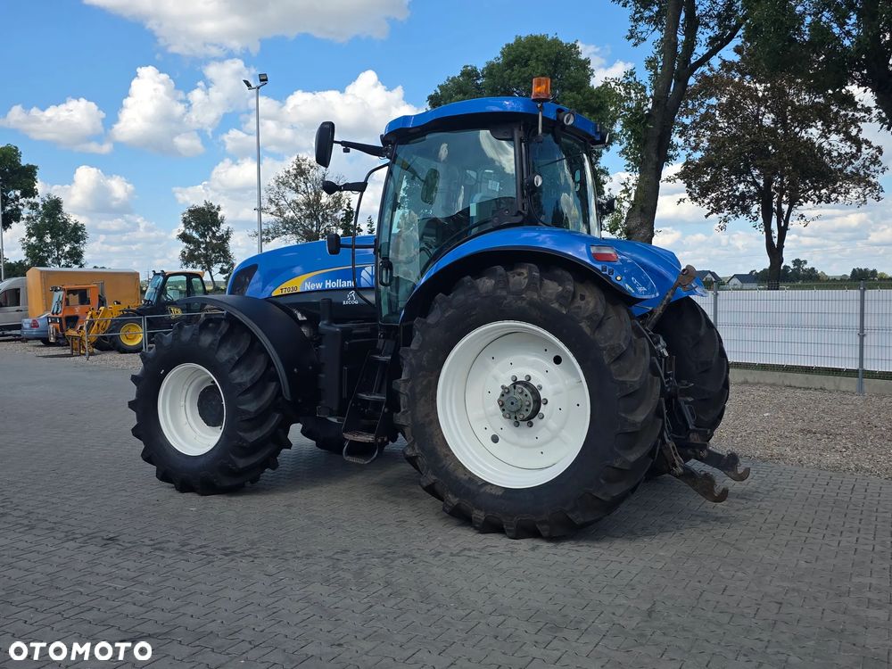 New Holland T7030 PC 2011R - 29