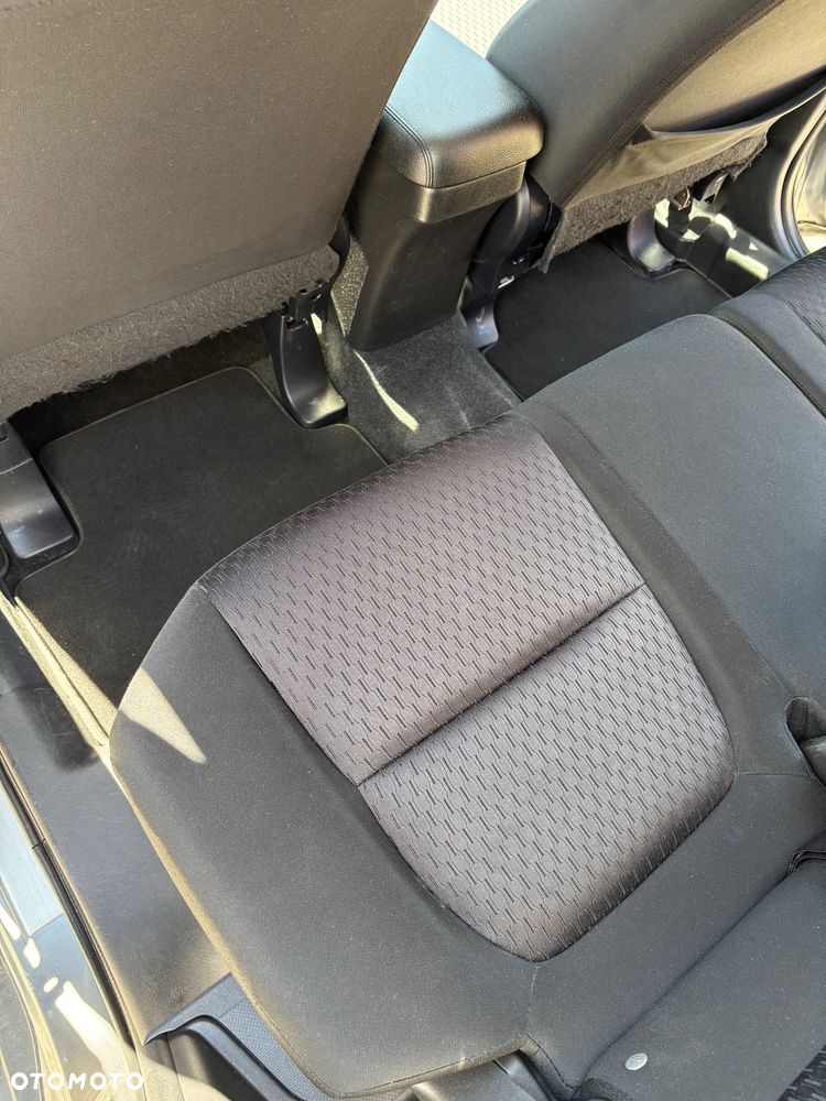 Mitsubishi Outlander 2.0 Invite + 2WD - 11