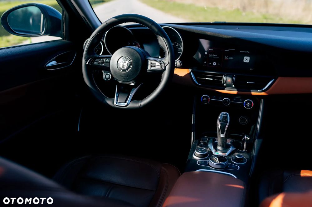 Alfa Romeo Giulia 2.0 Turbo 16V AT8-Q4 Ti - 7