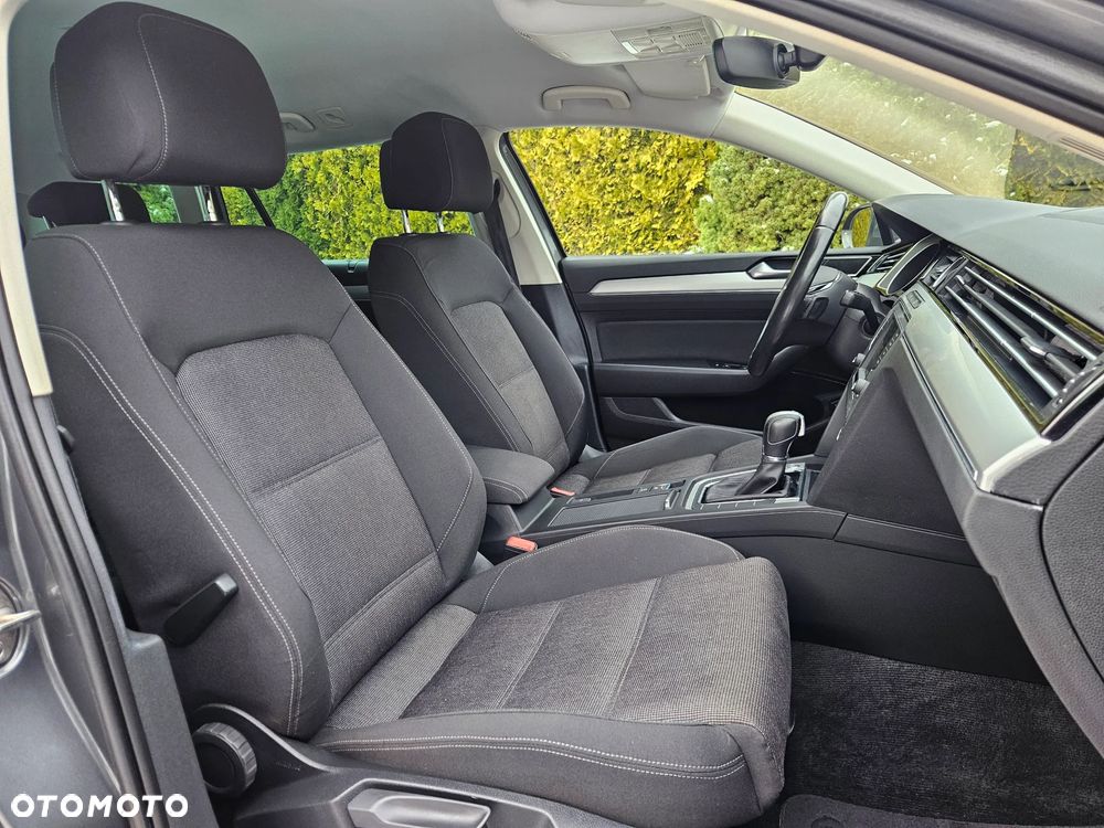 Volkswagen Passat 2.0 TDI DSG (BlueMotion Technology) Comfortline - 29