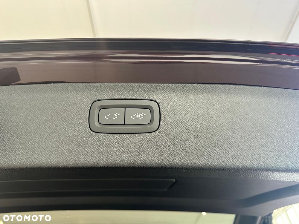 Volvo XC 90 T8 AWD Plug-In Hybrid Ultra Bright 7os - 18