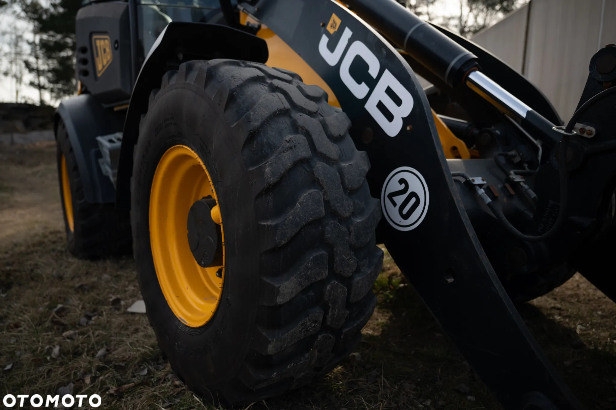 JCB 409 - 3