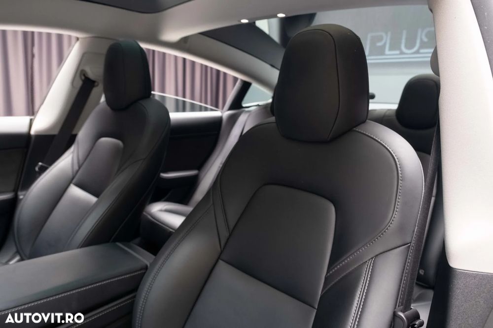 Tesla Model 3 Performance - 12