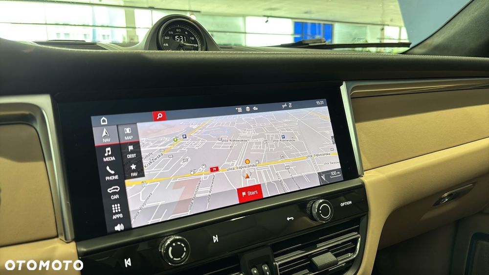 Porsche Macan Standard - 23