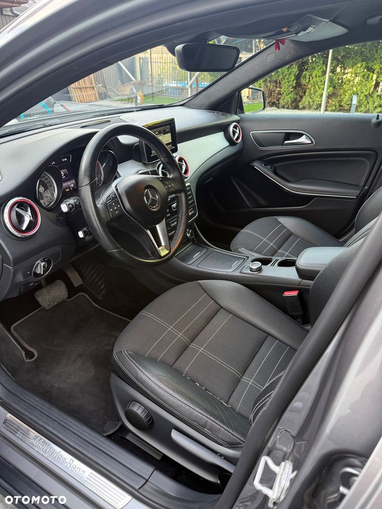 Mercedes-Benz GLA - 13