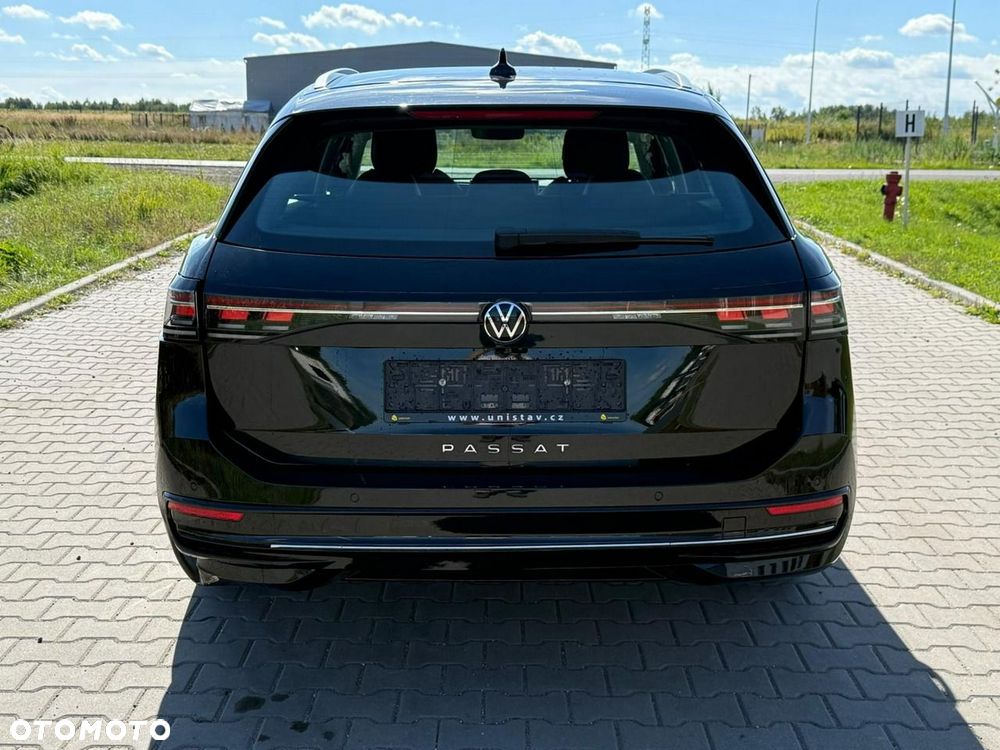 Volkswagen Passat - 4