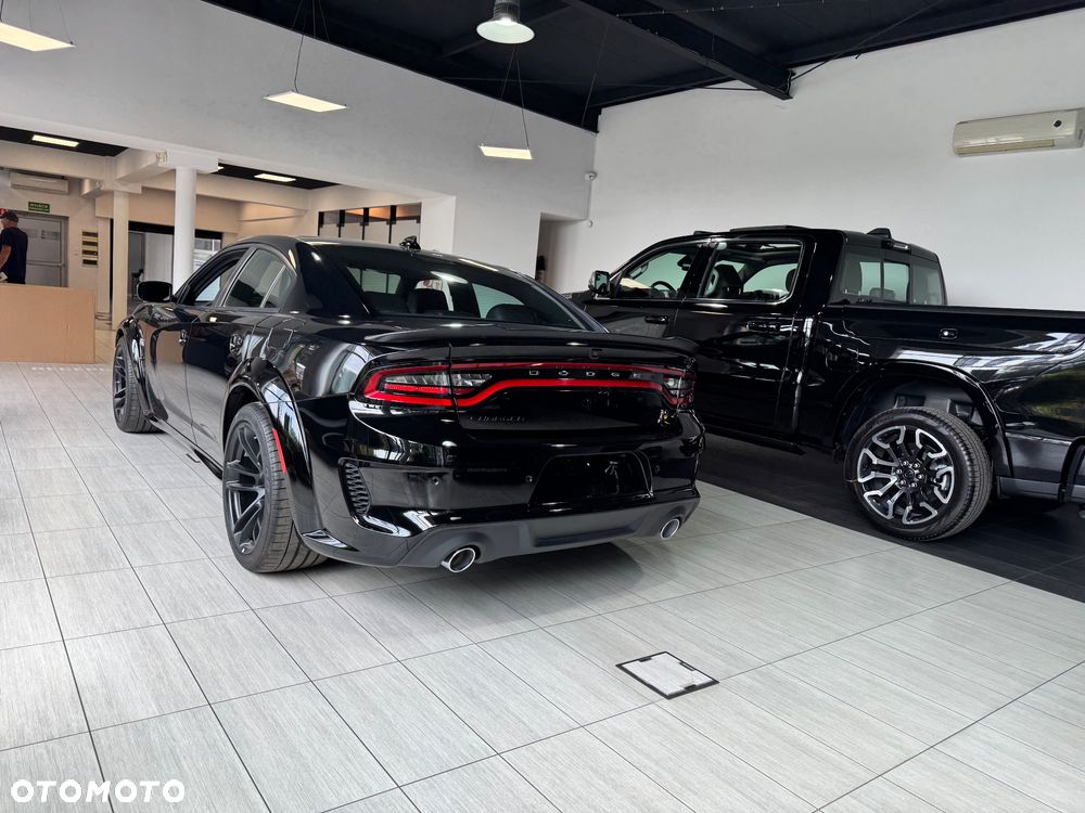 Dodge Charger 6.4 Scat Pack Widebody - 10