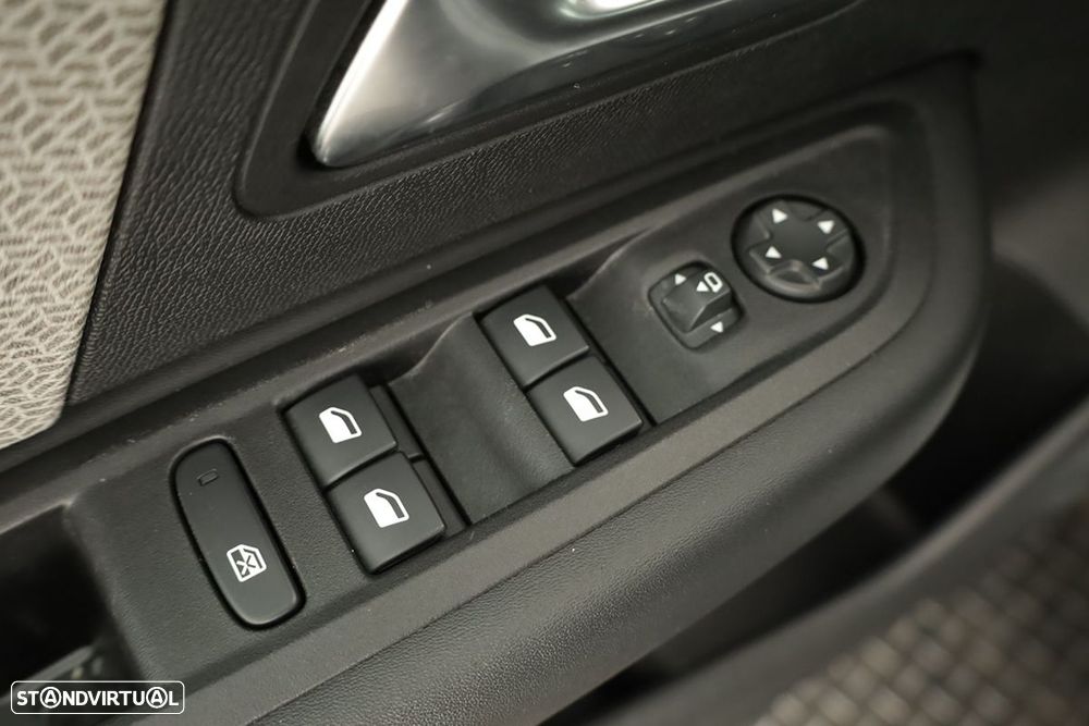 Citroën C4 1.2 PureTech Plus EAT8 - 19