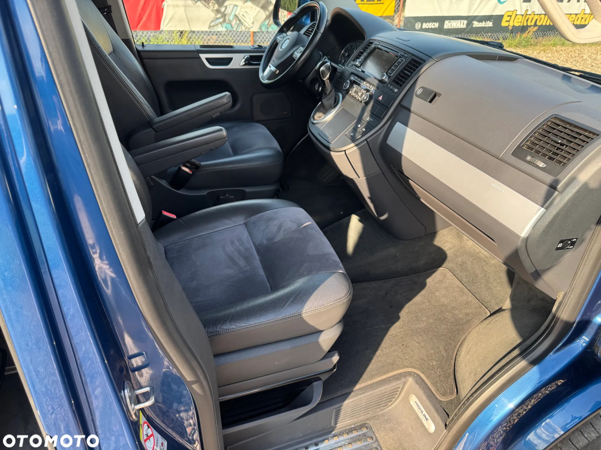 Volkswagen Multivan - 13
