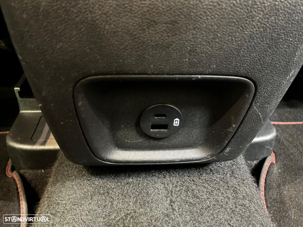Ford Kuga 1.5 EcoBoost ST-Line - 38