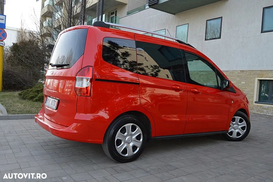 Ford Tourneo Courier 1.5 TDCi Ambiente - 17