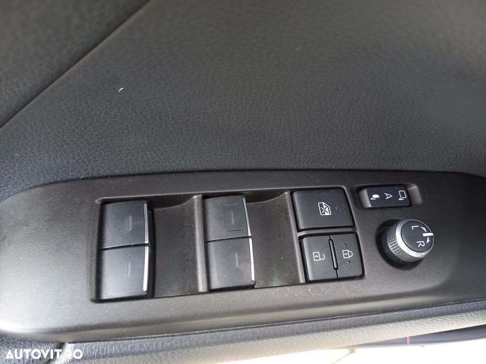 Toyota Camry 2.5 Hybrid Business - 8