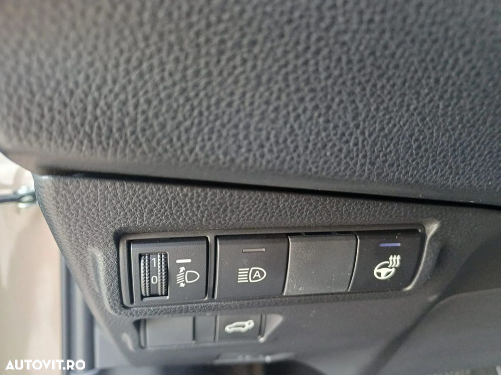 Toyota Corolla Cross - 14