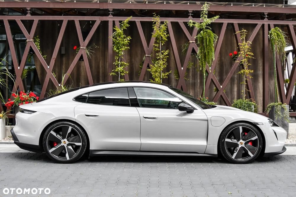 Porsche Taycan 4S Performance Plus - 6