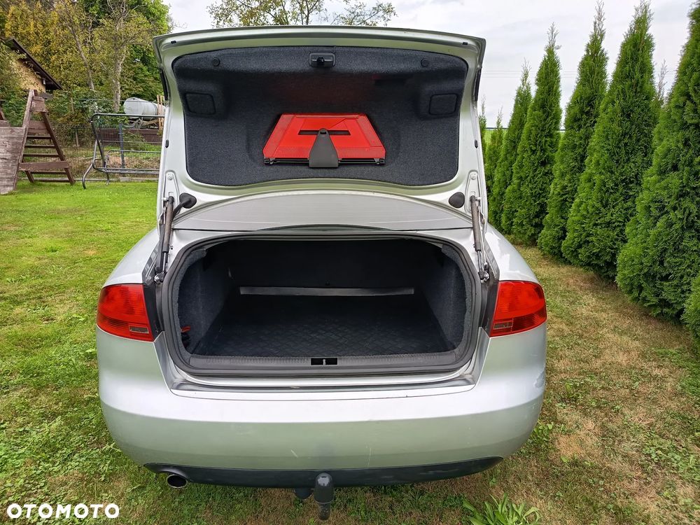 Audi A4 1.6 - 18