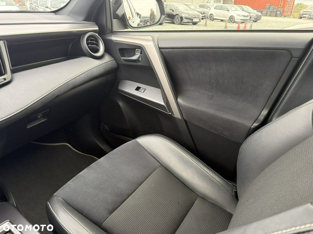 Toyota RAV4 Hybrid Premium 4x2 - 16