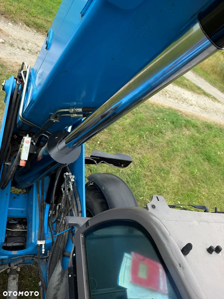 Manitou MT1440. Ładowarka Teleskopowa 14 metrów wysuw! UDŹWIG 4 TONY! Przebieg 2900 mtg. Maszyna jak Nowa z SALONU. 2017 rok. z Norwegii z Gospodarstwa rolnego! Silnik PERKINS Turbo 110 km. Aktualne Serwisy w Dekra. Nowy Model sterowane wszystko z 1 dżojstika. Ani deka luzów czy wycieku. OKAZJA! Jazda REWERS + 4 biegi. Skręt 3 tryby. Wyjście Hydrauliczne na maszcie, Poziomowanie ośi stabilizatory! Wyjścia Hydrauliczne na maszt! Okazja Ani deka luzów i wycieków. Wersja Norweska. Wielka Okazja - 20