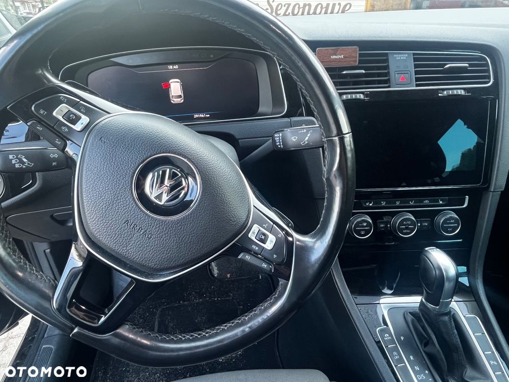 Volkswagen Golf - 12