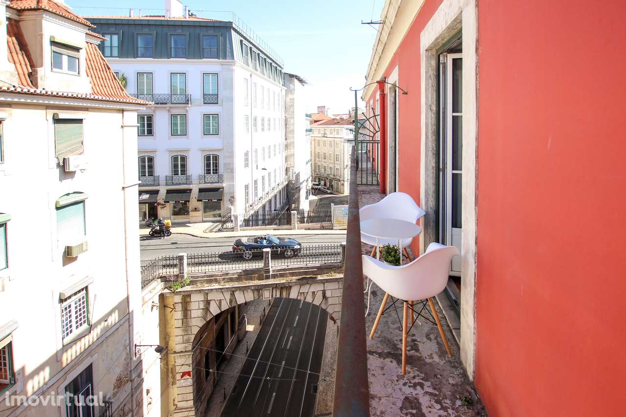 T2 com varanda no coração de Lisboa - Grande imagem: 3/26