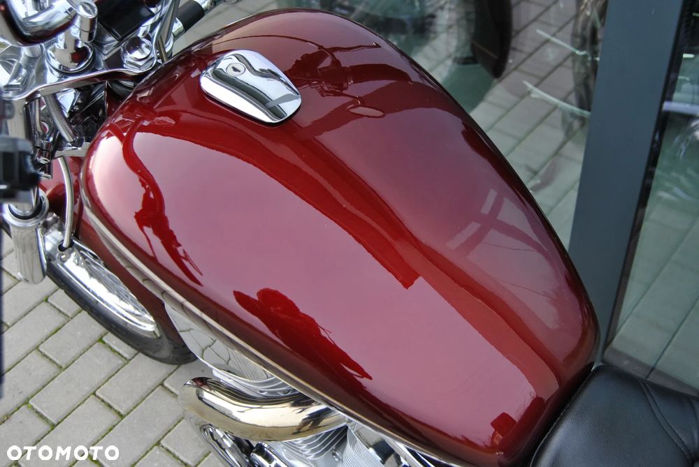 Suzuki Intruder - 18