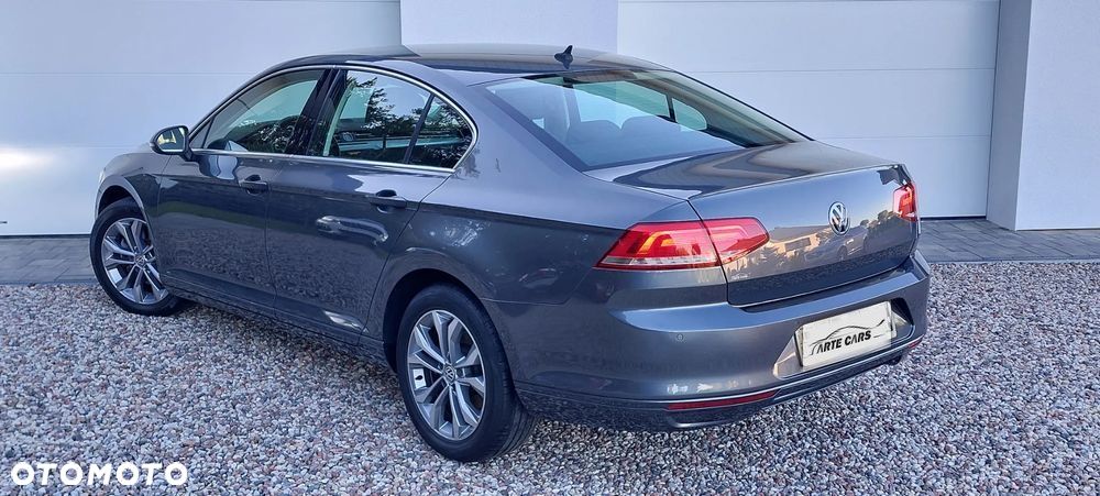 Volkswagen Passat 1.6 TDI SCR DSG Comfortline - 10