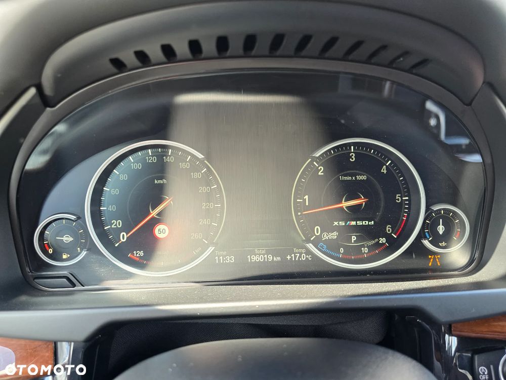 BMW X5 ver-m50d - 34