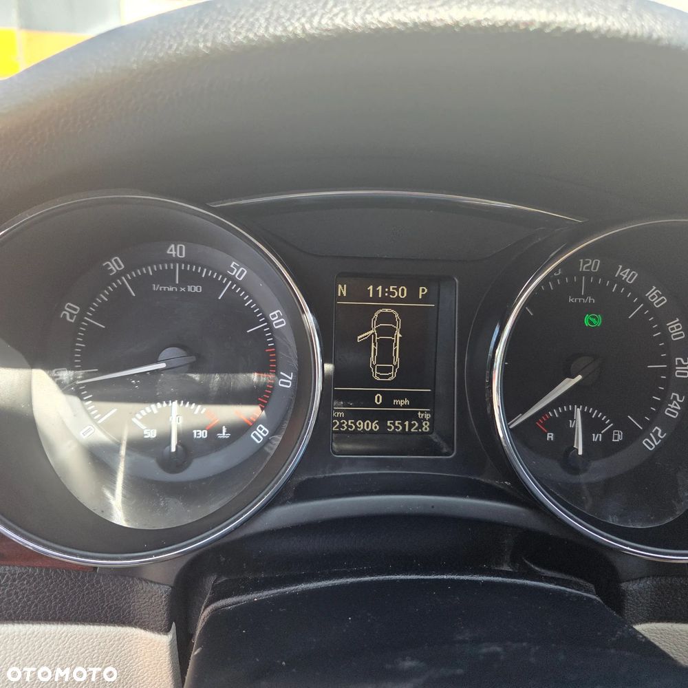Skoda Superb 1.8 TSI Elegance DSG - 6