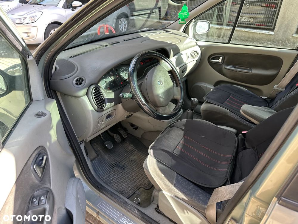 Renault Scenic 1.9 dCi Authentique - 9