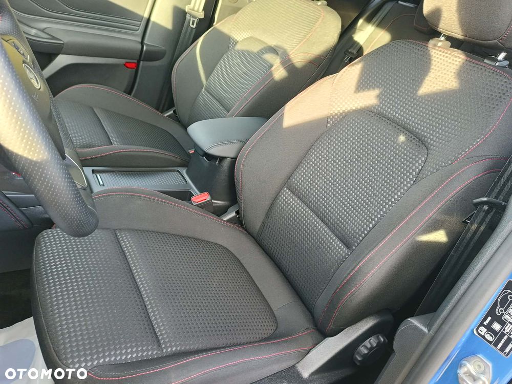 Ford Focus 1.0 EcoBoost Hybrid ST-LINE X - 26