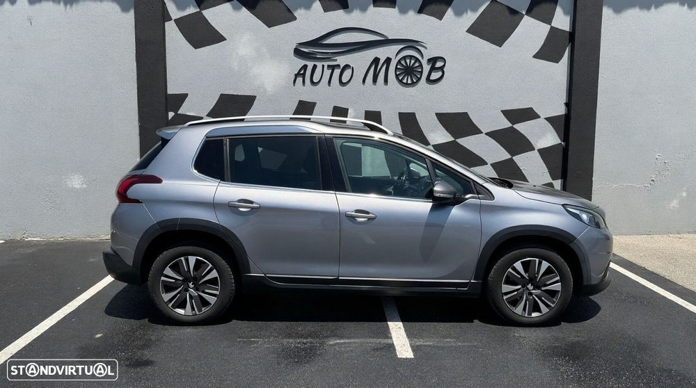 Peugeot 2008 1.2 PureTech Allure EAT6 - 5