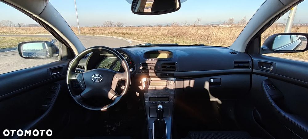 Toyota Avensis 2.0 D-4D Combi - 31