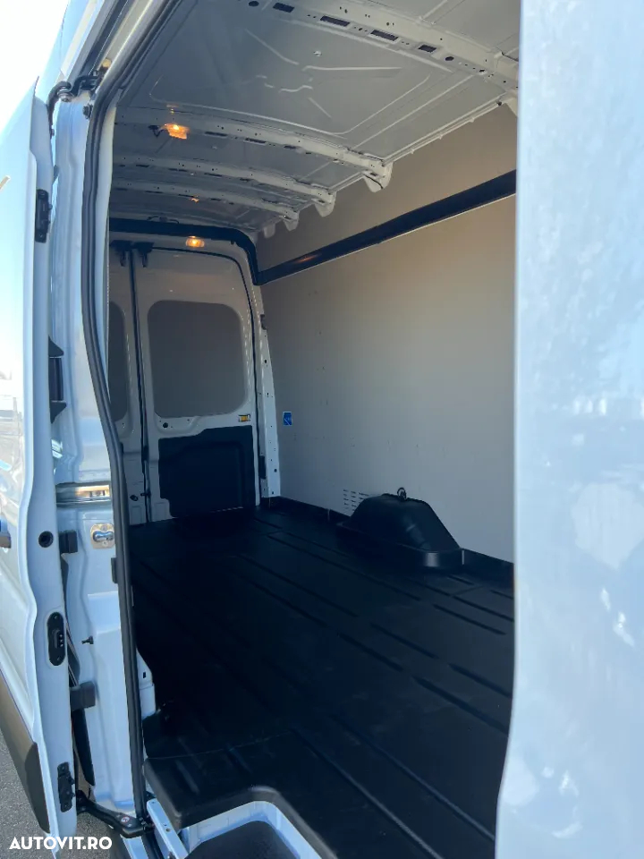 Ford TRANSIT  VAN (L4H3)  15 m3 - 10