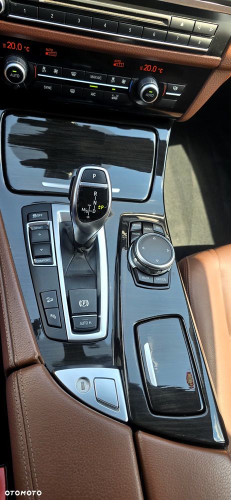 BMW Seria 5 530d xDrive Sport-Aut Luxury Line - 12