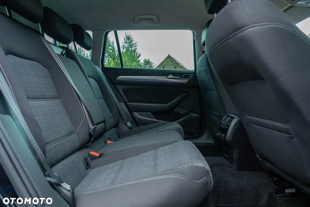 Volkswagen Passat Variant 2.0 TDI SCR DSG - 18