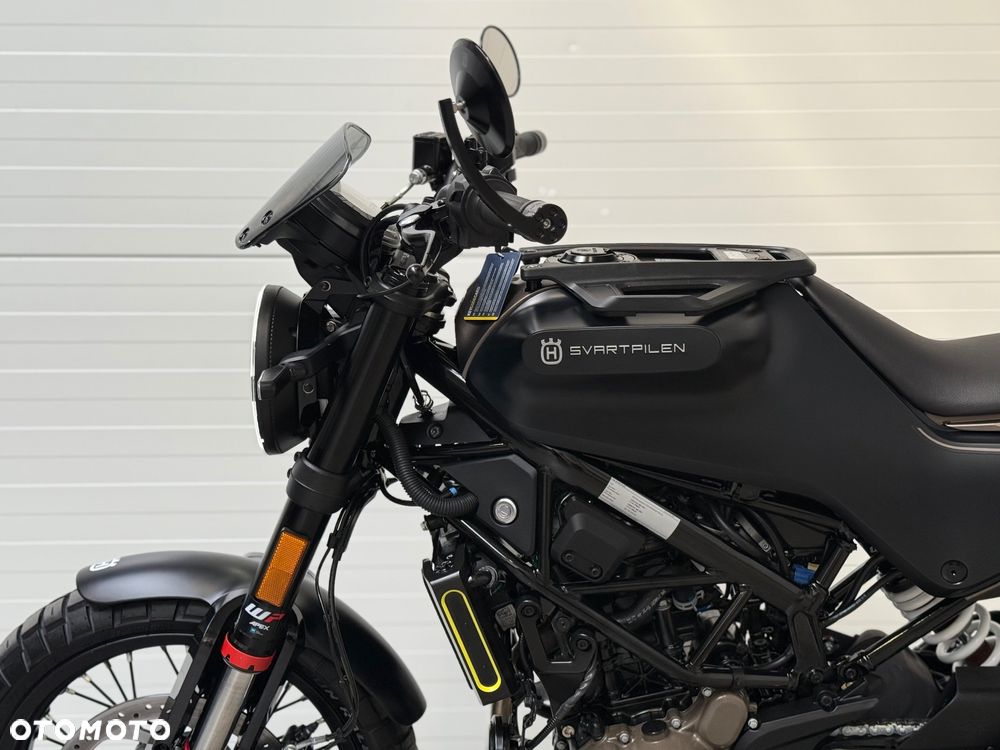 Husqvarna Svartpilen - 25